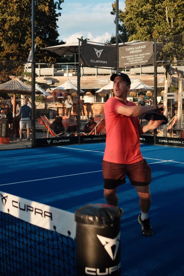 Padel Winterliga 2025 – Spieler:innen auf dem Court in Dresden