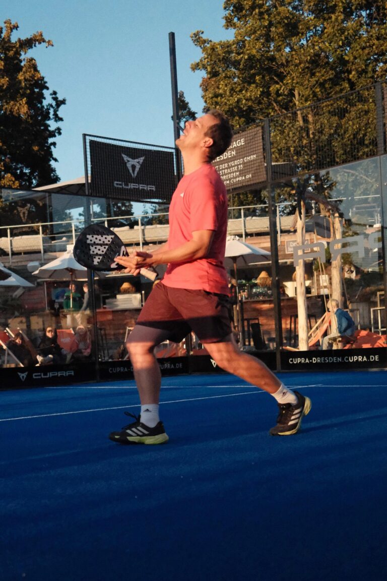 Padel Winterliga 2025 – Spieler:innen auf dem Court in Dresden