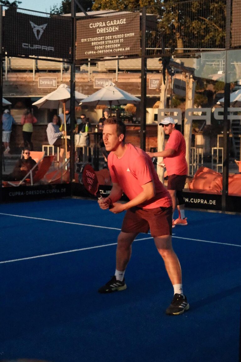 Padel Winterliga 2025 – Spieler:innen auf dem Court in Dresden