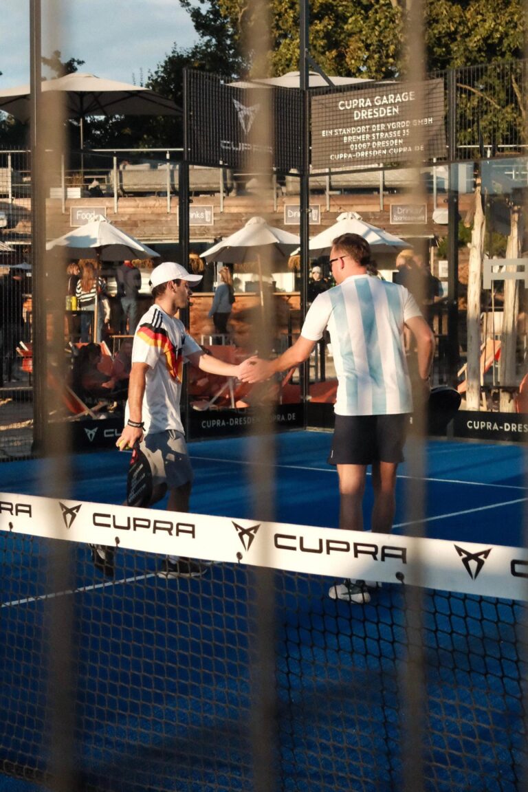 Padel Winterliga 2025 – Spieler:innen auf dem Court in Dresden