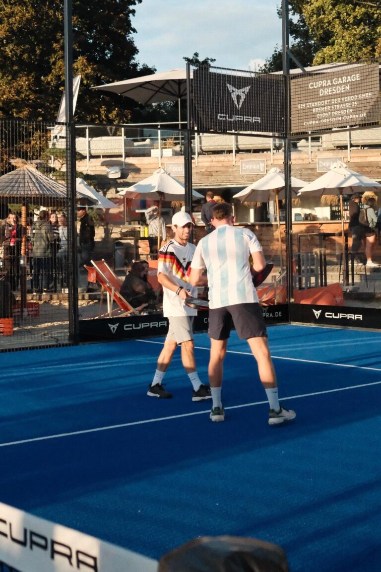 Padel Winterliga 2025 – Spieler:innen auf dem Court in Dresden