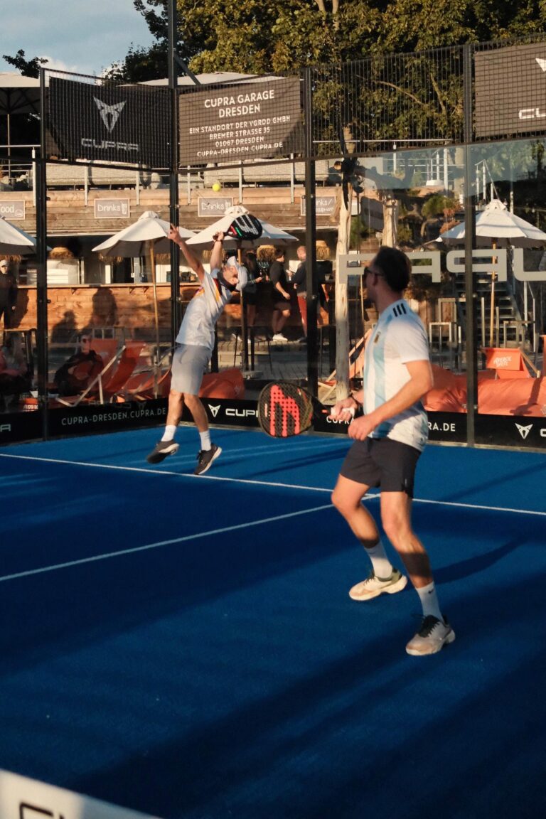 Padel Winterliga 2025 – Spieler:innen auf dem Court in Dresden