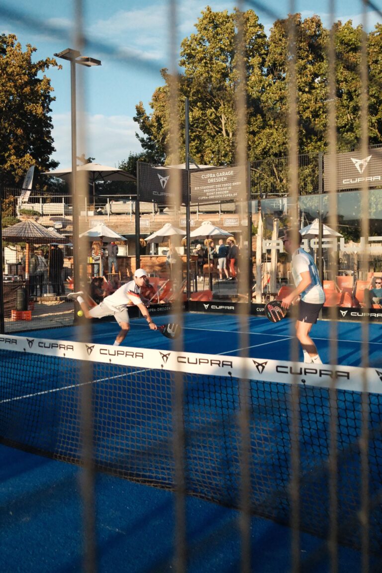Padel Winterliga 2025 – Spieler:innen auf dem Court in Dresden