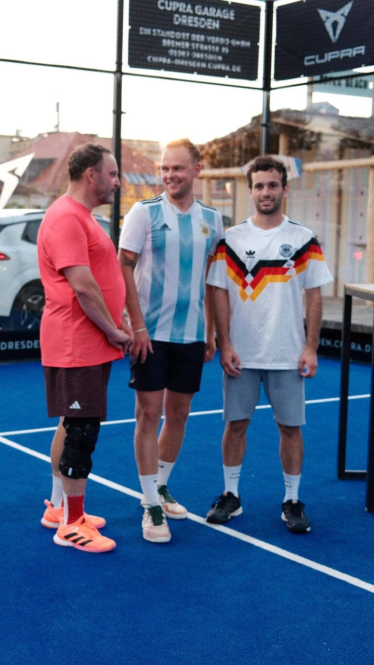 Padel Winterliga 2025 – Spieler:innen auf dem Court in Dresden