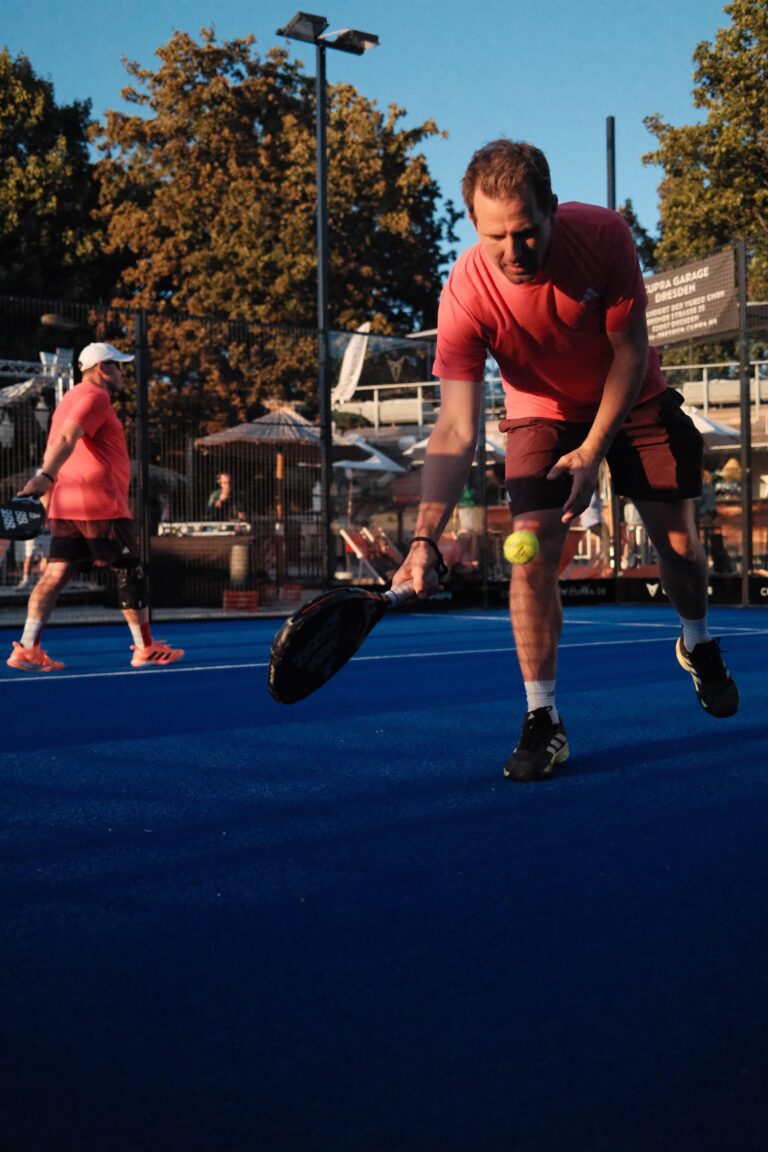 Padel Winterliga 2025 – Spieler:innen auf dem Court in Dresden