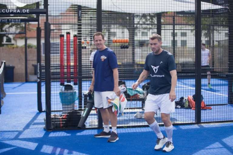 Padel Winterliga 2025 – Spieler:innen auf dem Court in Dresden