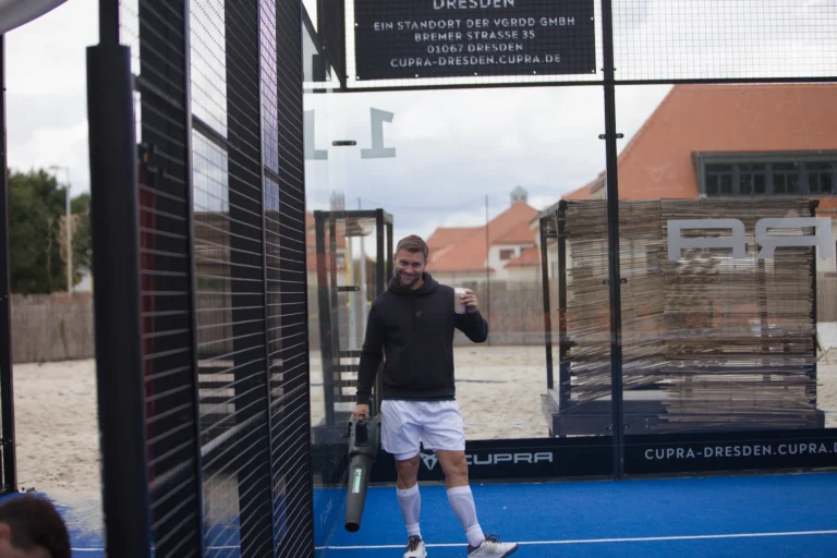 Padel Winterliga 2025 – Spieler:innen auf dem Court in Dresden