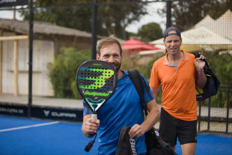 Padel Winterliga 2025 – Spieler:innen auf dem Court in Dresden