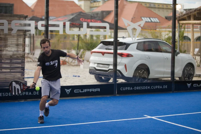 Padel Winterliga 2025 – Spieler:innen auf dem Court in Dresden