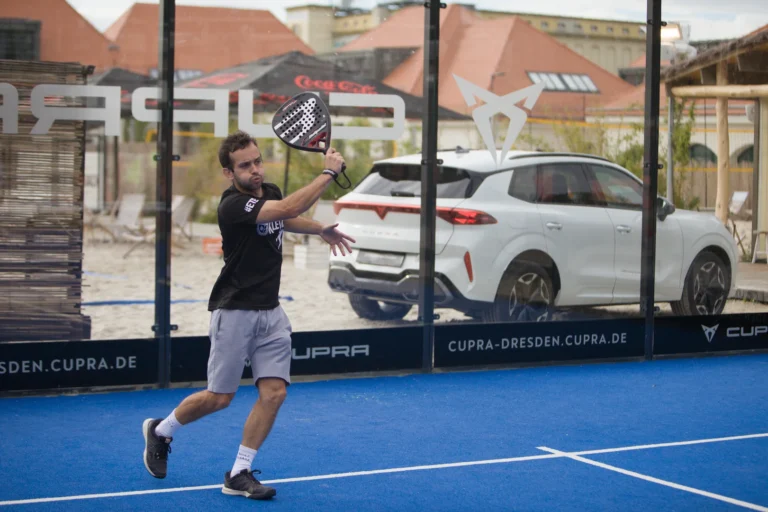 Padel Winterliga 2025 – Spieler:innen auf dem Court in Dresden