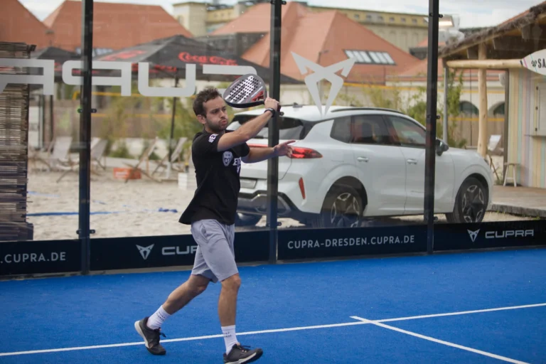 Padel Winterliga 2025 – Spieler:innen auf dem Court in Dresden