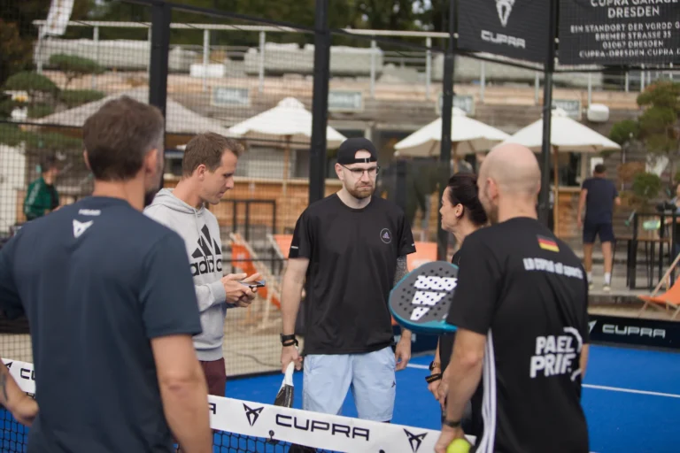 Padel Winterliga 2025 – Spieler:innen auf dem Court in Dresden