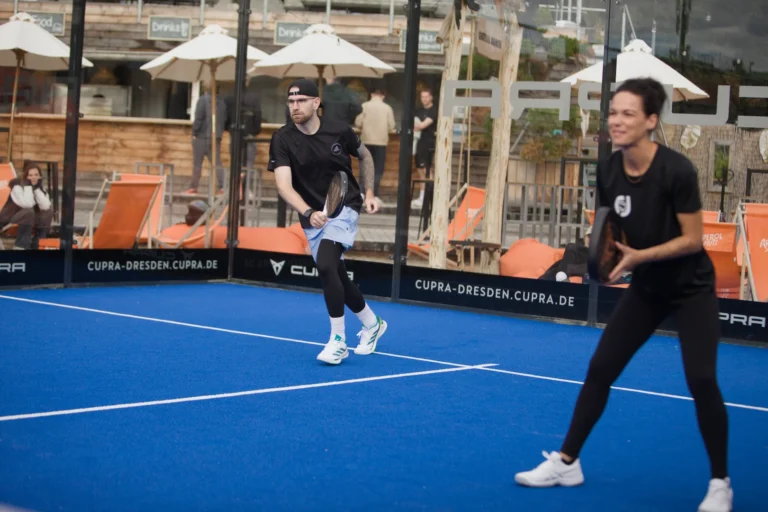 Padel Winterliga 2025 – Spieler:innen auf dem Court in Dresden