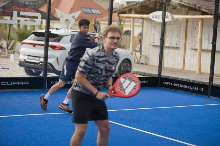 Padel Winterliga 2025 – Spieler:innen auf dem Court in Dresden