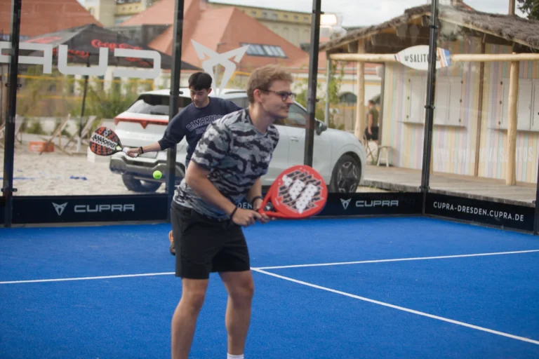 Padel Winterliga 2025 – Spieler:innen auf dem Court in Dresden