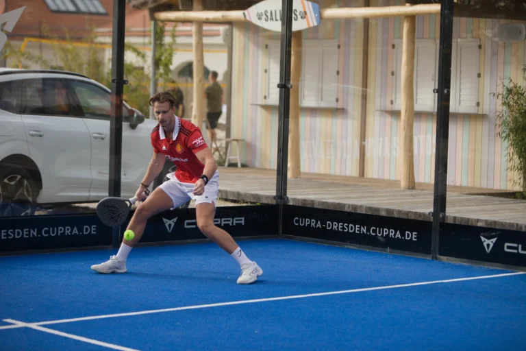 Padel Winterliga 2025 – Spieler:innen auf dem Court in Dresden