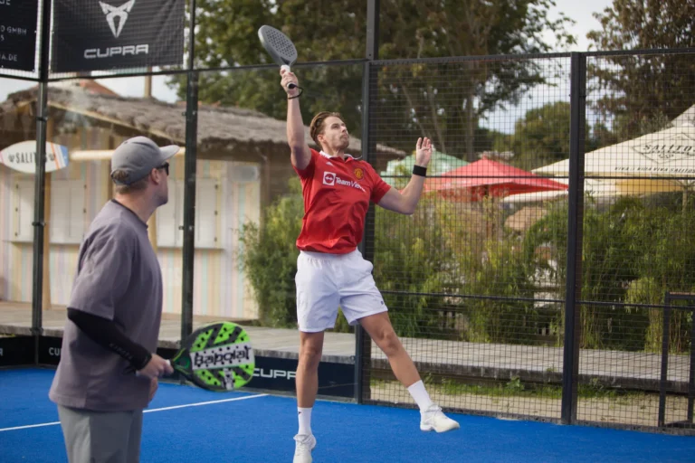 Padel Winterliga 2025 – Spieler:innen auf dem Court in Dresden