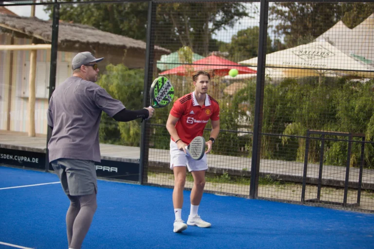 Padel Winterliga 2025 – Spieler:innen auf dem Court in Dresden