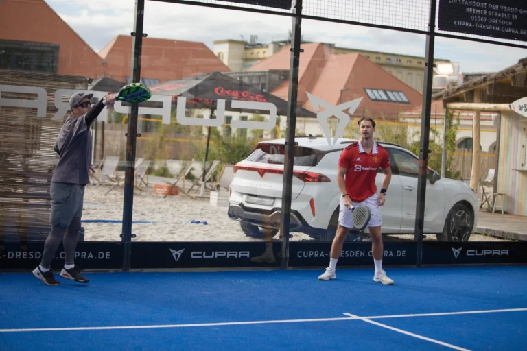 Padel Winterliga 2025 – Spieler:innen auf dem Court in Dresden