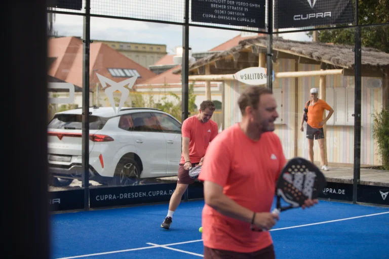 Padel Winterliga 2025 – Spieler:innen auf dem Court in Dresden
