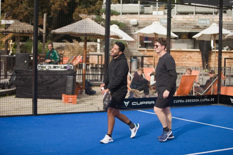 Padel Winterliga 2025 – Spieler:innen auf dem Court in Dresden
