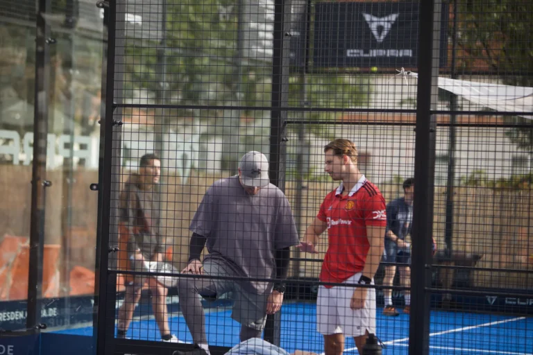 Padel Winterliga 2025 – Spieler:innen auf dem Court in Dresden