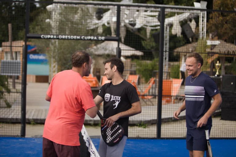 Padel Winterliga 2025 – Spieler:innen auf dem Court in Dresden