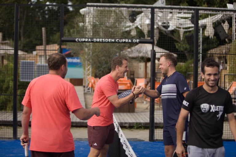 Padel Winterliga 2025 – Spieler:innen auf dem Court in Dresden