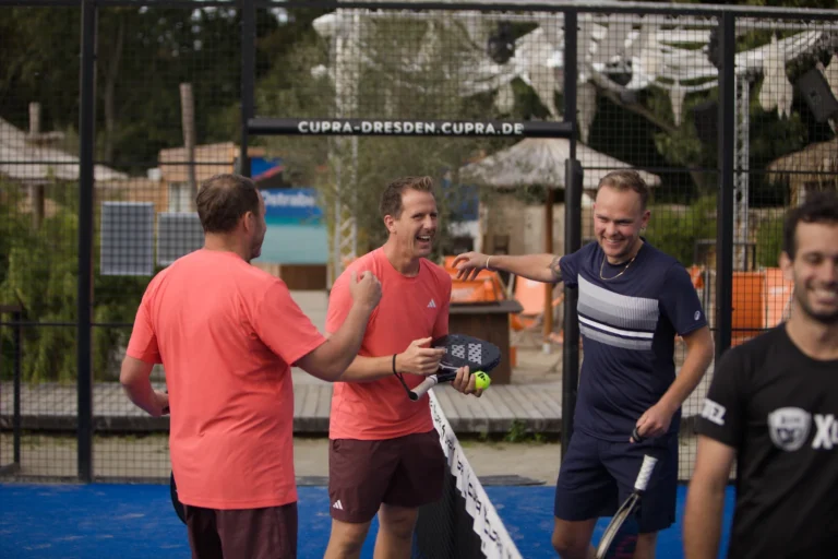 Padel Winterliga 2025 – Spieler:innen auf dem Court in Dresden