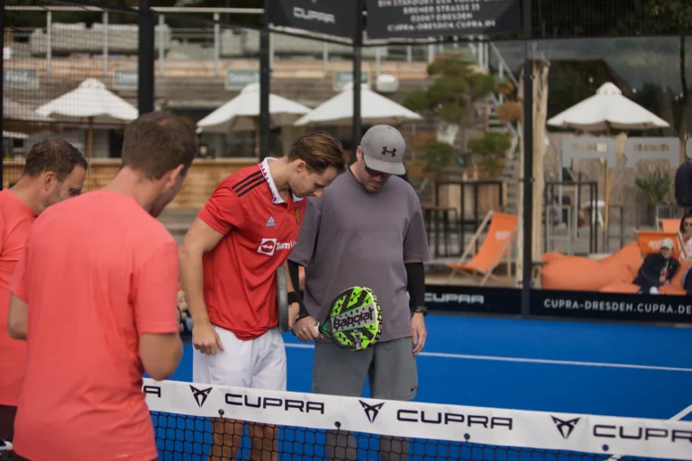 Padel Winterliga 2025 – Spieler:innen auf dem Court in Dresden
