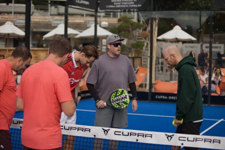 Padel Winterliga 2025 – Spieler:innen auf dem Court in Dresden