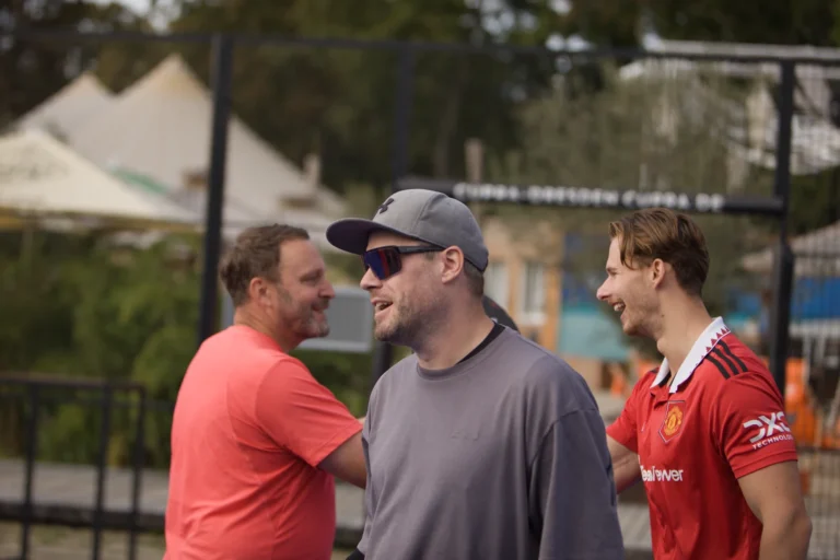 Padel Winterliga 2025 – Spieler:innen auf dem Court in Dresden