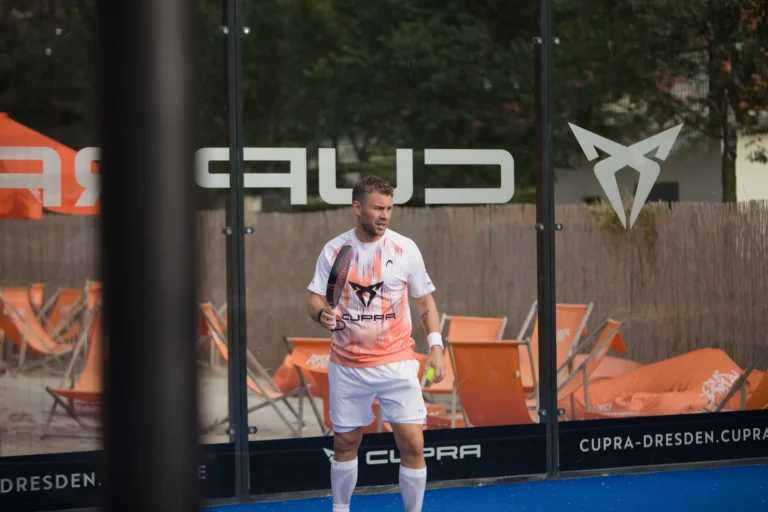 Padel Winterliga 2025 – Spieler:innen auf dem Court in Dresden