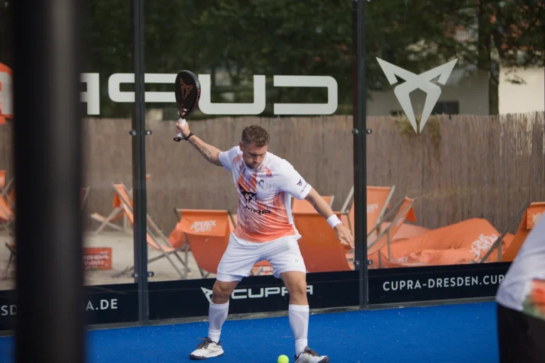 Padel Winterliga 2025 – Spieler:innen auf dem Court in Dresden