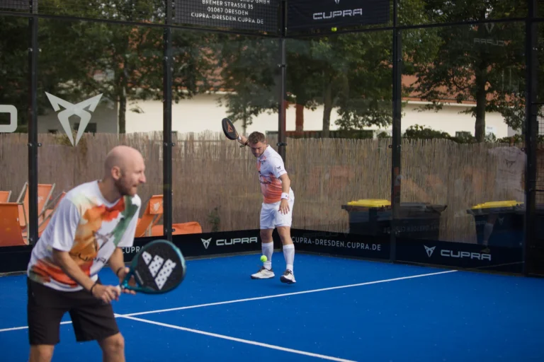 Padel Winterliga 2025 – Spieler:innen auf dem Court in Dresden