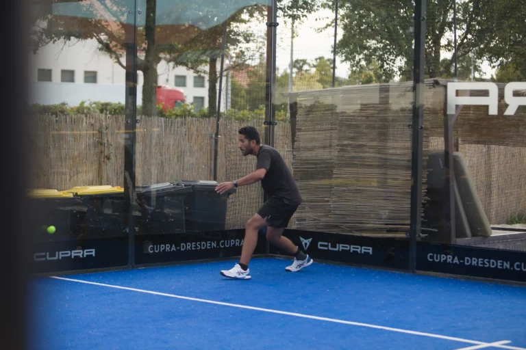 Padel Winterliga 2025 – Spieler:innen auf dem Court in Dresden