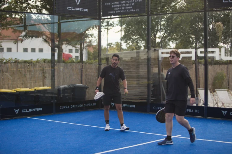 Padel Winterliga 2025 – Spieler:innen auf dem Court in Dresden