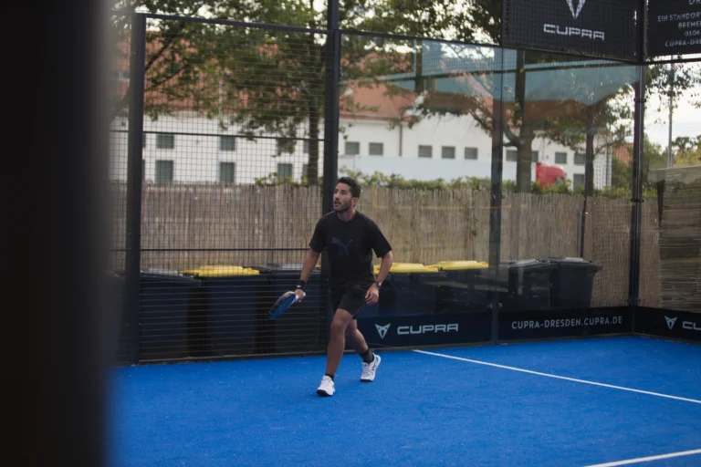 Padel Winterliga 2025 – Spieler:innen auf dem Court in Dresden
