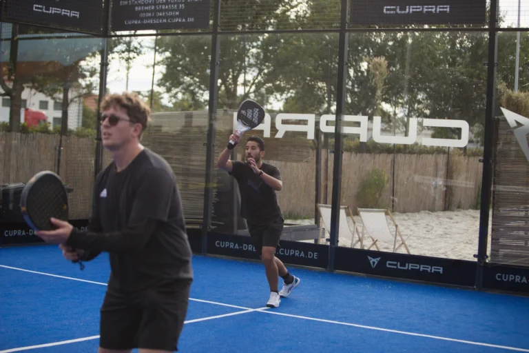 Padel Winterliga 2025 – Spieler:innen auf dem Court in Dresden