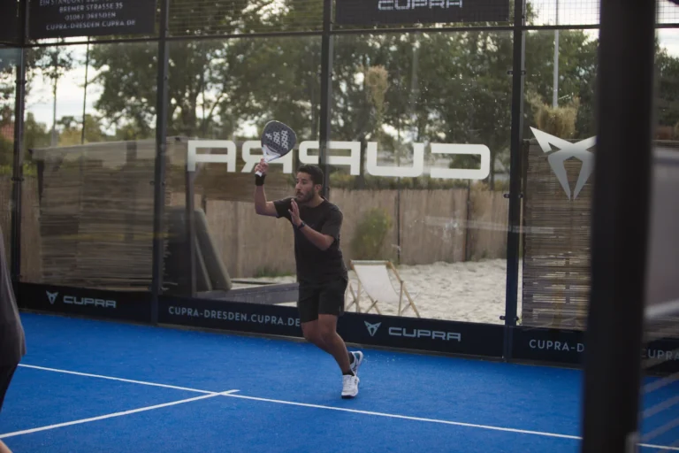 Padel Winterliga 2025 – Spieler:innen auf dem Court in Dresden
