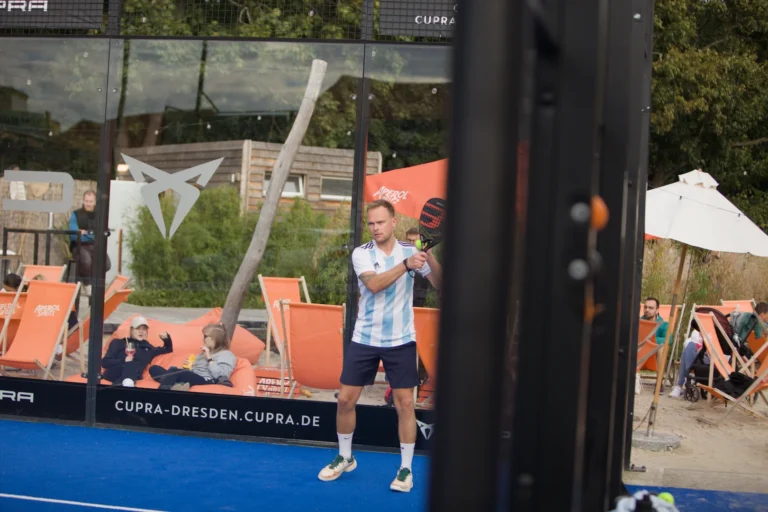 Padel Winterliga 2025 – Spieler:innen auf dem Court in Dresden