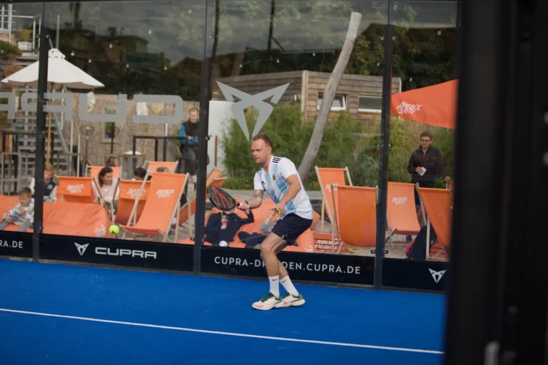Padel Winterliga 2025 – Spieler:innen auf dem Court in Dresden