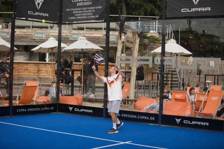 Padel Winterliga 2025 – Spieler:innen auf dem Court in Dresden