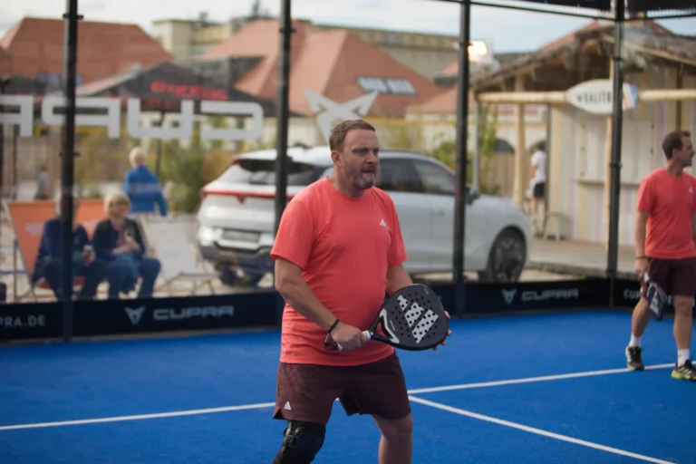 Padel Winterliga 2025 – Spieler:innen auf dem Court in Dresden