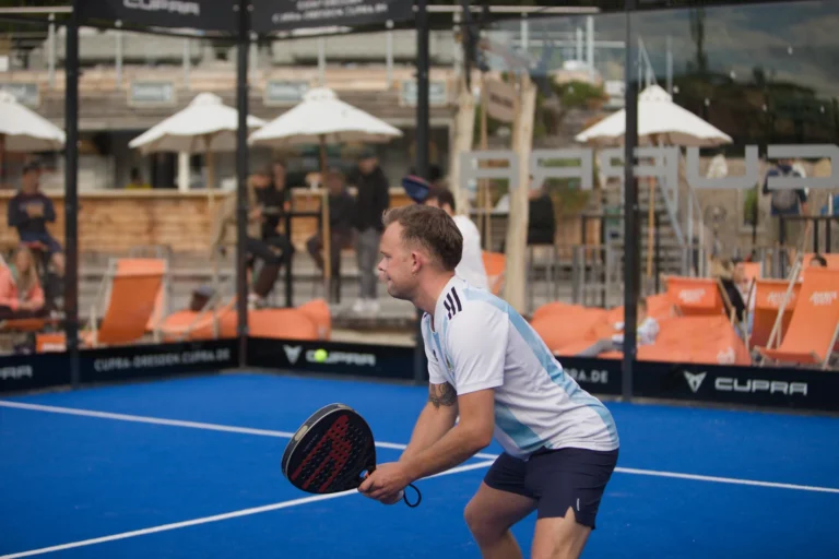 Padel Winterliga 2025 – Spieler:innen auf dem Court in Dresden